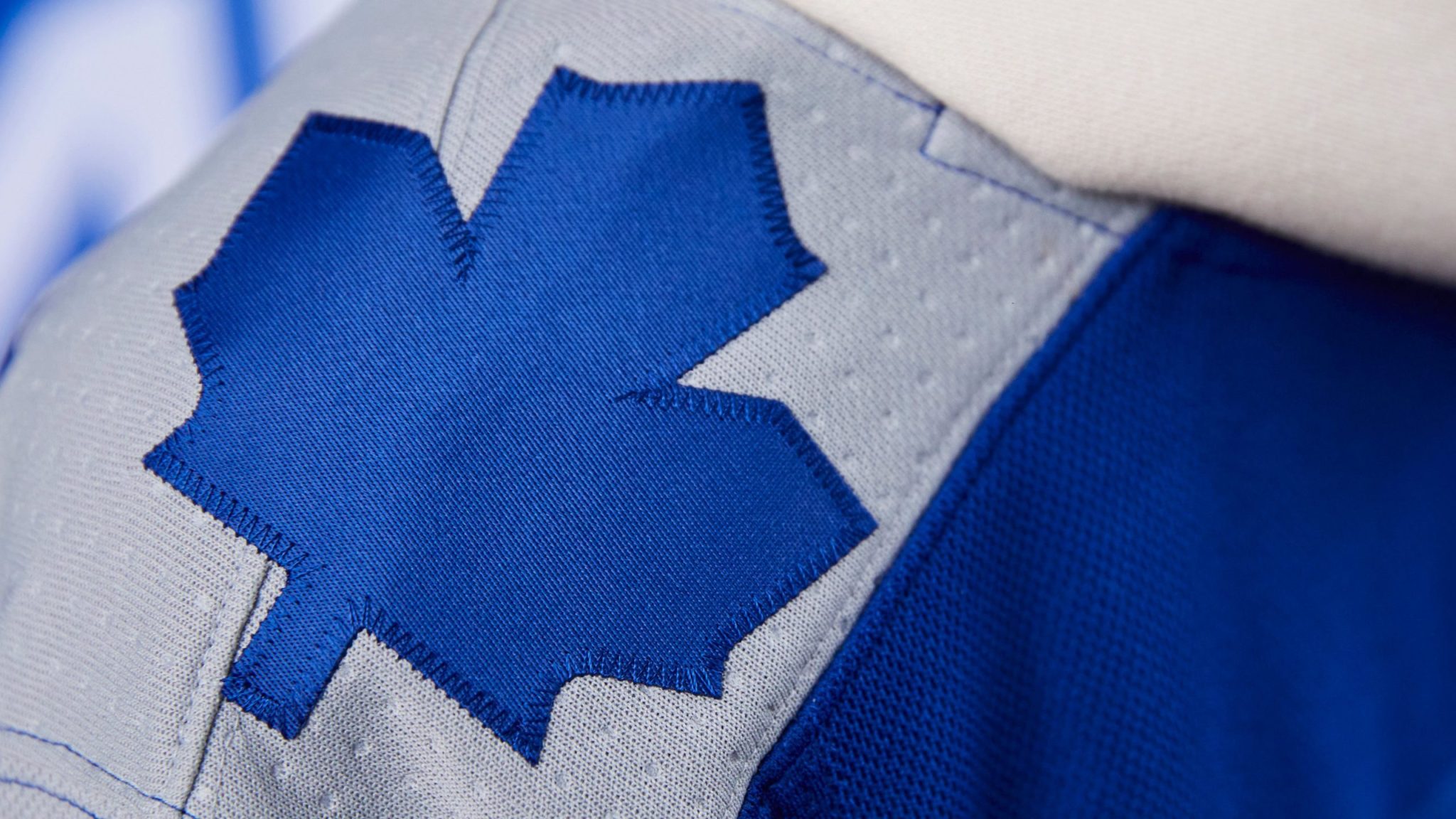 toronto maple leafs clothes