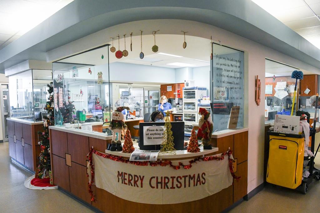 Christmas in the ICU: Decorations, lights and many tears - Vimarsana News